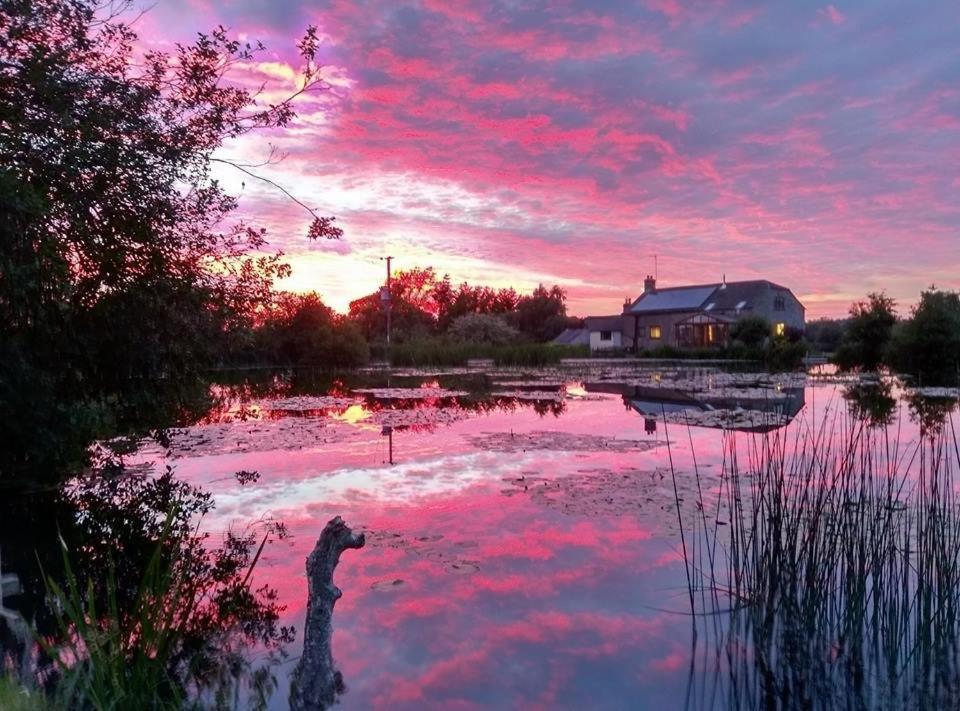 Astwell Mill Bed & Breakfast Helmdon Екстериор снимка